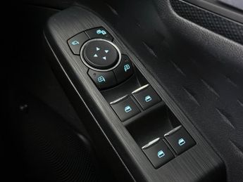 Ford Kuga 2.5 EcoBoost Duratec 14.4kWh ST-Line X CVT Euro 6 (s/s) 5dr