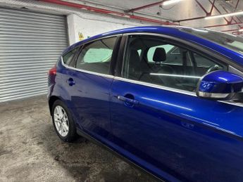 Ford Focus 1.6 Zetec Powershift Euro 6 5dr