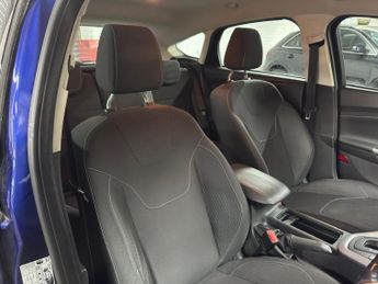 Ford Focus 1.6 Zetec Powershift Euro 6 5dr