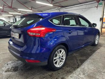 Ford Focus 1.6 Zetec Powershift Euro 6 5dr