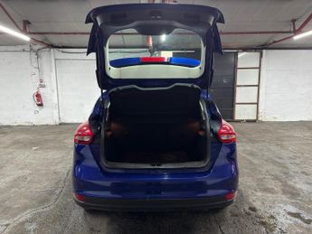 Ford Focus 1.6 Zetec Powershift Euro 6 5dr