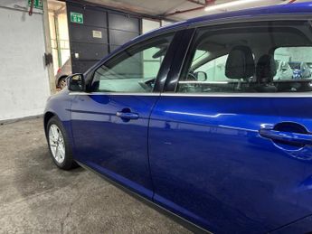 Ford Focus 1.6 Zetec Powershift Euro 6 5dr