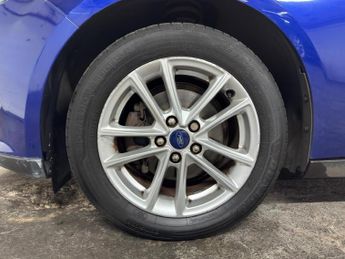 Ford Focus 1.6 Zetec Powershift Euro 6 5dr