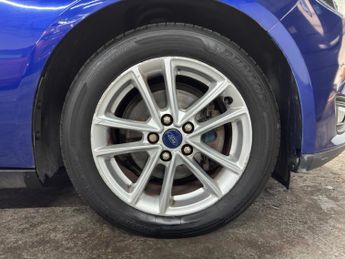 Ford Focus 1.6 Zetec Powershift Euro 6 5dr