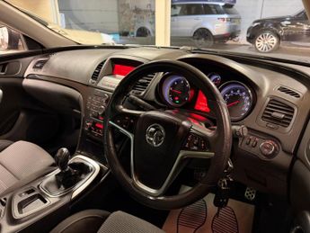 Vauxhall Insignia 2.0 CDTi ecoFLEX SRi Sports Tourer Euro 5 (s/s) 5dr