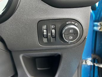 Vauxhall Crossland X 1.2 Turbo SE Nav Auto Euro 6 (s/s) 5dr