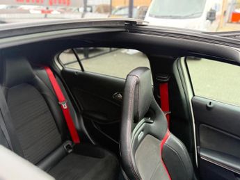 Mercedes-Benz A Class 2.0 A45 AMG (Premium) SpdS DCT 4MATIC Euro 6 (s/s) 5dr