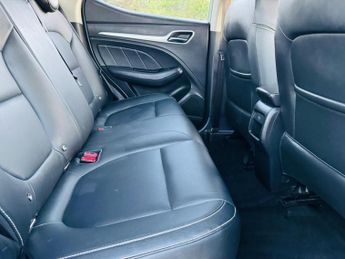 MG MG ZS 44.5kWh Exclusive Auto 5dr