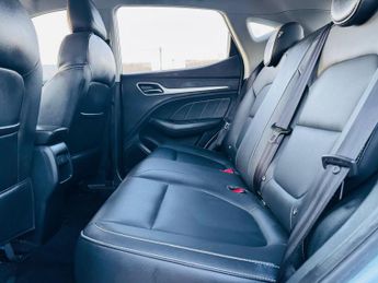 MG MG ZS 44.5kWh Exclusive Auto 5dr