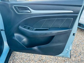 MG MG ZS 44.5kWh Exclusive Auto 5dr