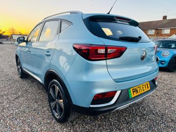MG MG ZS 44.5kWh Exclusive Auto 5dr