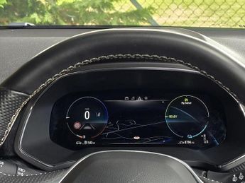 Renault Captur 1.6 E-TECH E-Tech engineered SUV 5dr Petrol Hybrid Auto Euro 6 (