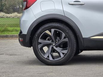 Renault Captur 1.6 E-TECH E-Tech engineered SUV 5dr Petrol Hybrid Auto Euro 6 (