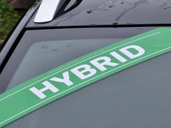 Renault Captur 1.6 E-TECH E-Tech engineered SUV 5dr Petrol Hybrid Auto Euro 6 (