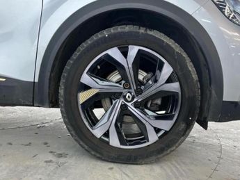 Renault Captur 1.6 E-TECH E-Tech engineered SUV 5dr Petrol Hybrid Auto Euro 6 (