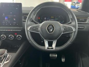 Renault Captur 1.6 E-TECH E-Tech engineered SUV 5dr Petrol Hybrid Auto Euro 6 (