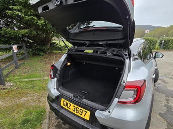 Renault Captur 1.6 E-TECH E-Tech engineered SUV 5dr Petrol Hybrid Auto Euro 6 (