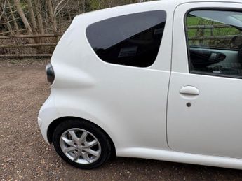 Toyota AYGO 1.0 VVT-i Mode Euro 5 3dr