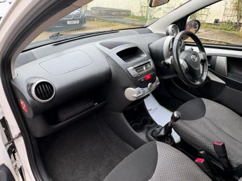 Toyota AYGO 1.0 VVT-i Mode Euro 5 3dr