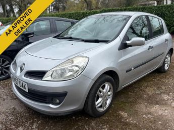 RENAULT CLIO 1.4 16v Privilege Hatchback 5dr Petrol Manual (158 g/km, 98 bhp)