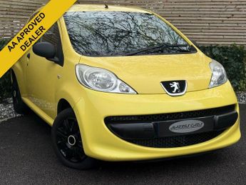 Peugeot 107 1.0 12V Urban Hatchback 3dr Petrol Manual Euro 5 (68 ps) 12 MONT