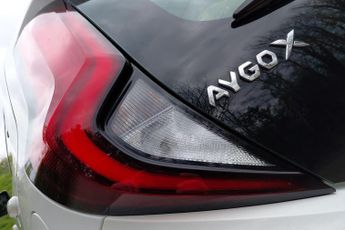 Toyota Aygo X 1.0 VVT-i Pure x-shift Euro 6 (s/s) 5dr