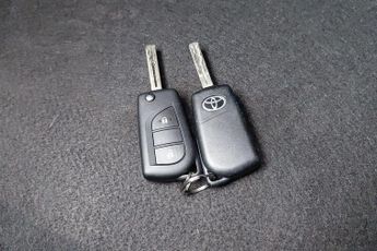 Toyota Aygo X 1.0 VVT-i Pure x-shift Euro 6 (s/s) 5dr