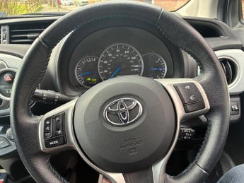 Toyota Yaris 1.5 VVT-h T Spirit CVT Euro 5 5dr
