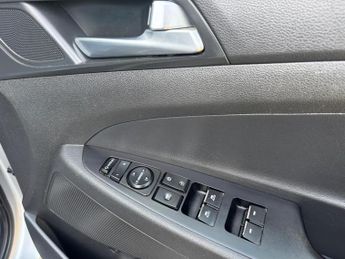 Hyundai TUCSON 1.6 T-GDi SE Nav DCT Euro 6 (s/s) 5dr