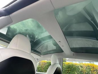 Tesla Model 3 (Dual Motor) Performance Auto 4WDE 4dr (Performance Upgrade)