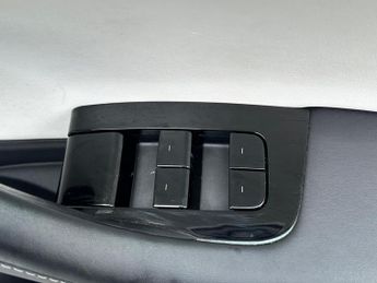 Tesla Model 3 (Dual Motor) Performance Auto 4WDE 4dr (Performance Upgrade)