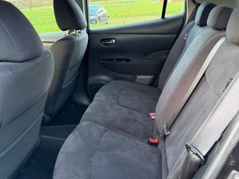 Nissan Leaf 30kWh Acenta Auto 5dr