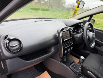 Renault Clio 0.9 TCe Iconic Euro 6 (s/s) 5dr