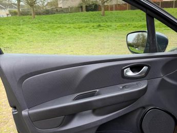 Renault Clio 0.9 TCe Iconic Euro 6 (s/s) 5dr