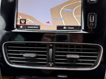 Renault Clio 0.9 TCe Iconic Euro 6 (s/s) 5dr