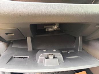 Renault Clio 0.9 TCe Iconic Euro 6 (s/s) 5dr