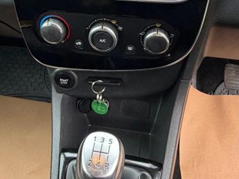 Renault Clio 0.9 TCe Iconic Euro 6 (s/s) 5dr
