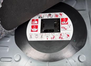 Renault Clio 0.9 TCe Iconic Euro 6 (s/s) 5dr