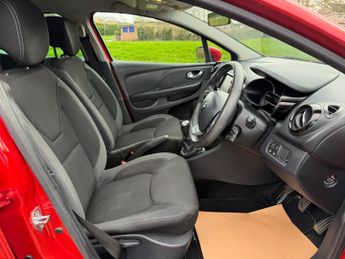 Renault Clio 0.9 TCe Iconic Euro 6 (s/s) 5dr