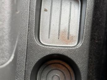 Renault Clio 0.9 TCe Iconic Euro 6 (s/s) 5dr