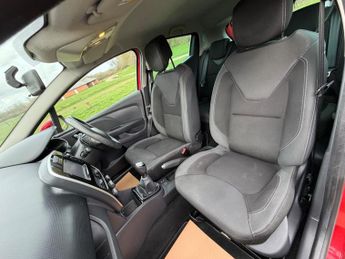 Renault Clio 0.9 TCe Iconic Euro 6 (s/s) 5dr