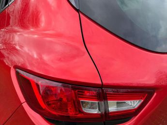 Renault Clio 0.9 TCe Iconic Euro 6 (s/s) 5dr