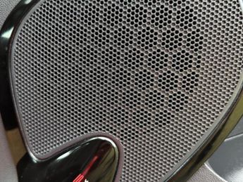 Renault Clio 0.9 TCe Iconic Euro 6 (s/s) 5dr