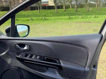 Renault Clio 0.9 TCe Dynamique S MediaNav Euro 5 (s/s) 5dr