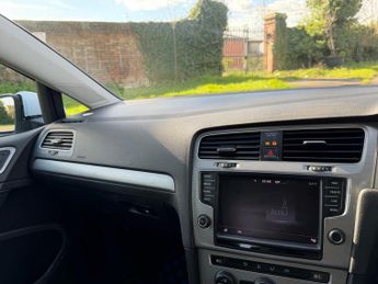 Volkswagen Golf 1.2 TSI BlueMotion Tech S DSG Euro 5 (s/s) 5dr