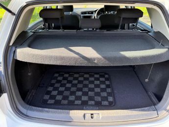 Volkswagen Golf 1.2 TSI BlueMotion Tech S DSG Euro 5 (s/s) 5dr