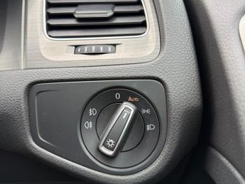 Volkswagen Golf 1.2 TSI BlueMotion Tech S DSG Euro 5 (s/s) 5dr