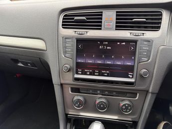 Volkswagen Golf 1.2 TSI BlueMotion Tech S DSG Euro 5 (s/s) 5dr