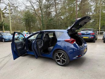 Toyota Auris 1.8 VVT-h Design CVT Euro 6 (s/s) 5dr