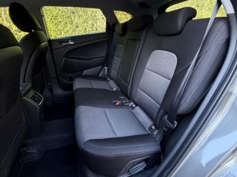 Hyundai TUCSON 1.6 CRDi MHEV SE Nav DCT Euro 6 (s/s) 5dr